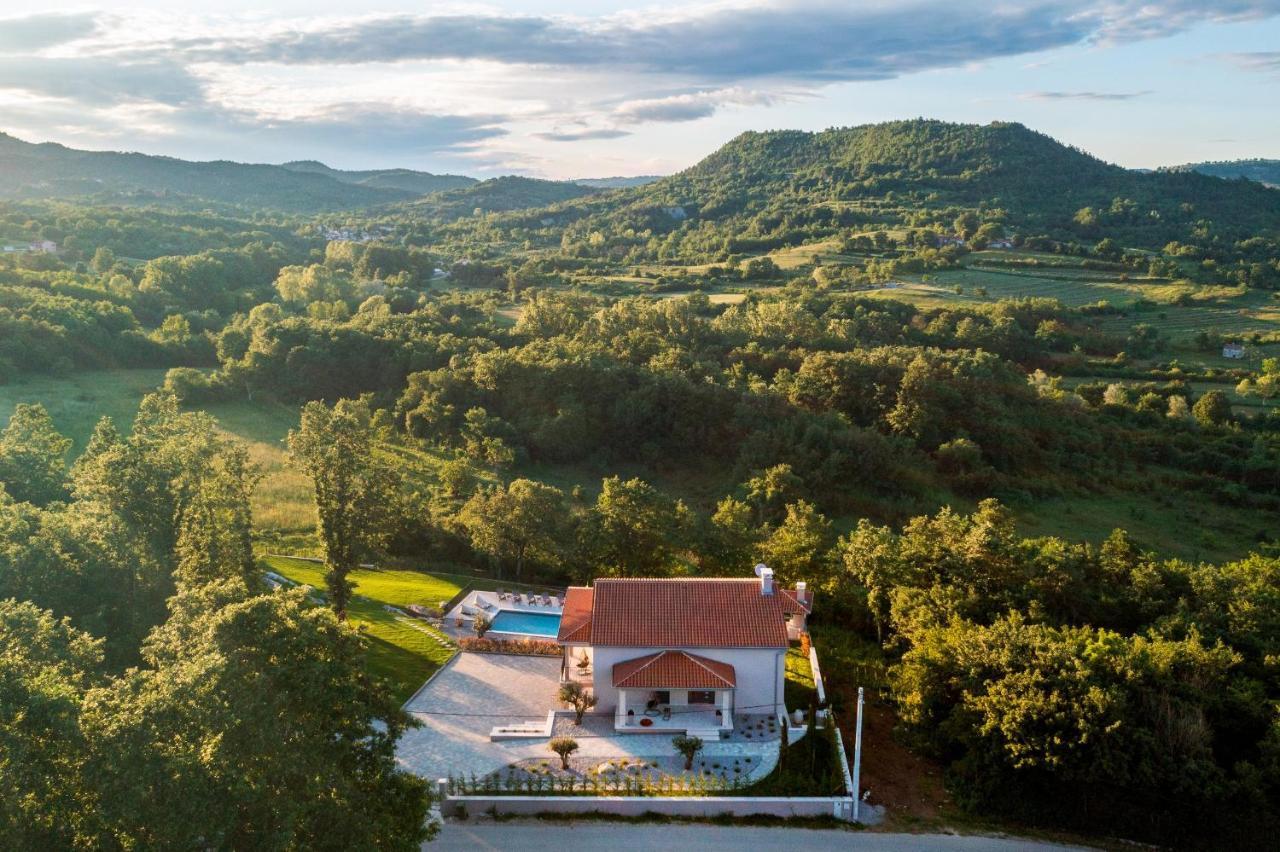 Luxury Villa Santa Cruz With Xl Pool And Jacuzzi Potpićan Eksteriør bilde