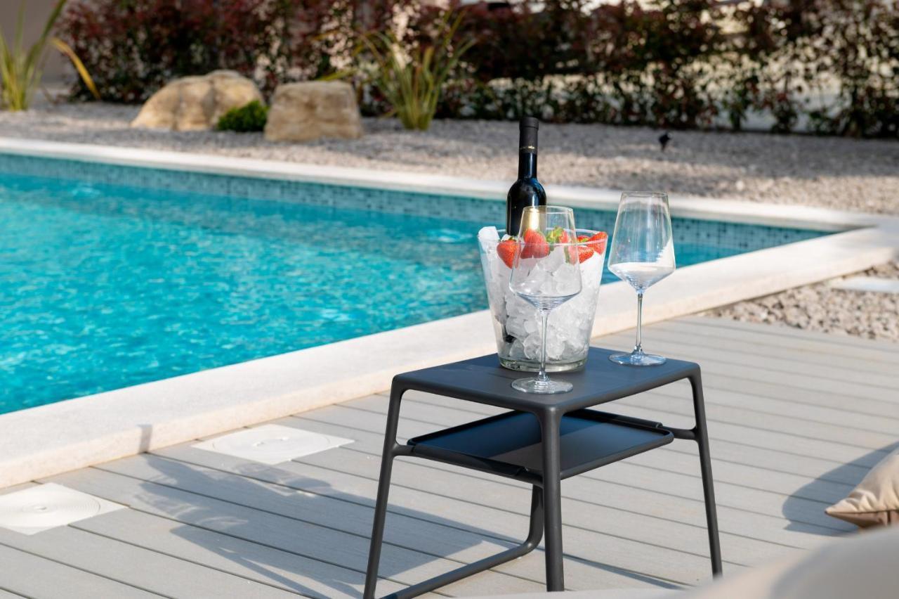 Luxury Villa Santa Cruz With Xl Pool And Jacuzzi Potpićan Eksteriør bilde