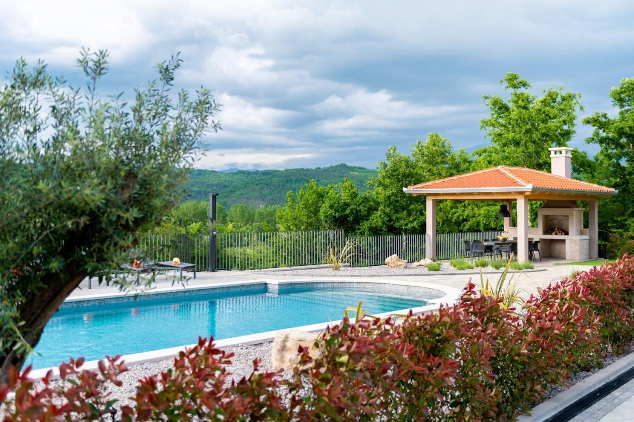 Luxury Villa Santa Cruz With Xl Pool And Jacuzzi Potpićan Eksteriør bilde