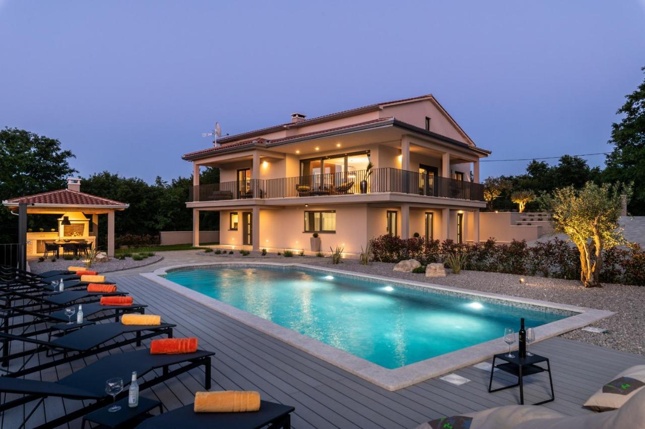 Luxury Villa Santa Cruz With Xl Pool And Jacuzzi Potpićan Eksteriør bilde