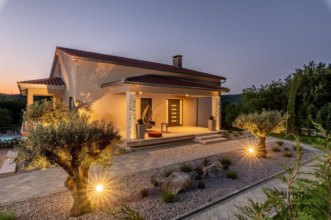 Luxury Villa Santa Cruz With Xl Pool And Jacuzzi Potpićan Eksteriør bilde