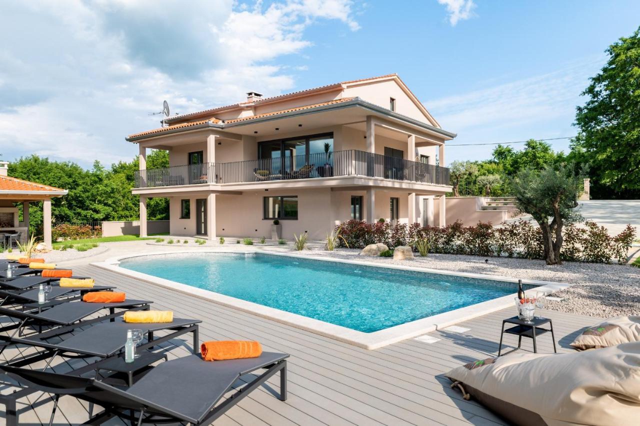 Luxury Villa Santa Cruz With Xl Pool And Jacuzzi Potpićan Eksteriør bilde